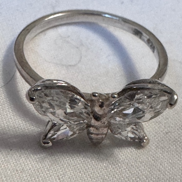 π¦ Dazzling Vintage Sterling Silver Butterfly Ring β Marquise-Cut Sparkle! β¨π - Picture 13 of 16